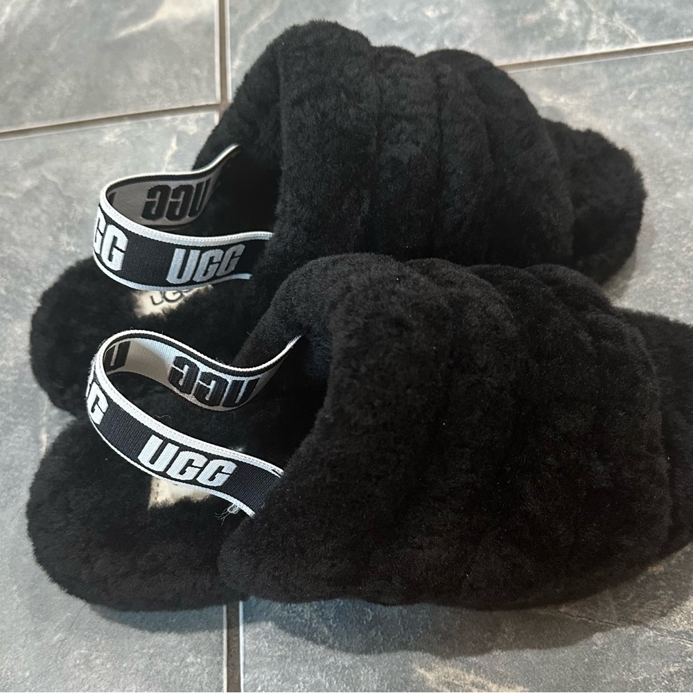 UGG Black Fluff Yeah Slides with Logo Strap